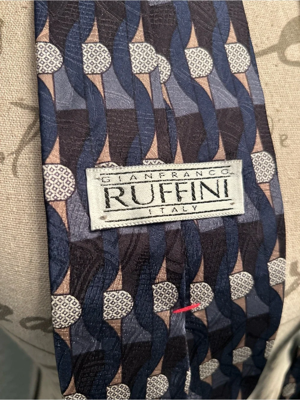 Gianfranco Ruffini Vintage Men's Navy Geometric Pattern Tie - Picture 4 of 5